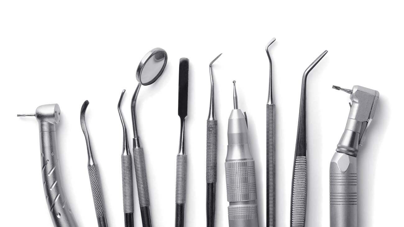 La Chirurgia Odontostomatologica, comunemente chiamata Chirurgia Orale, include differenti interventi chirurgici, dagli interventi più comuni fino alle più innovative tecniche di chirurgia ricostruttiva ossea.